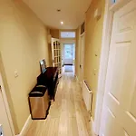 Private 2 Bed Daire